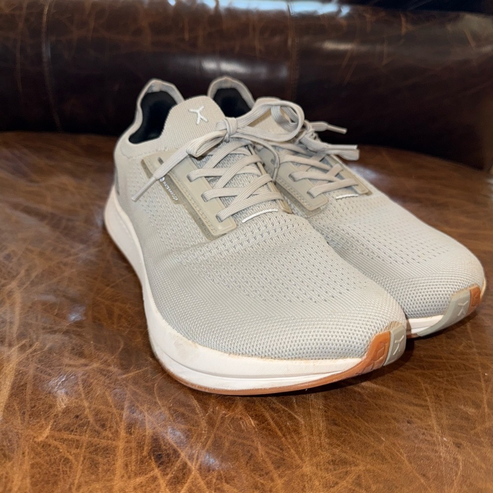 Men's Gray Flux Runner Shoes